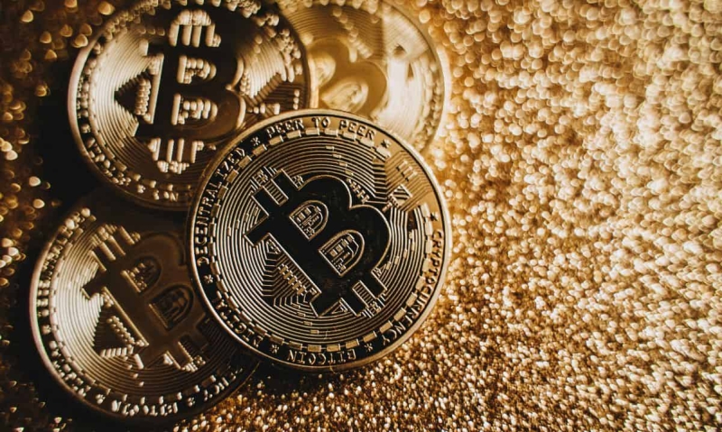 Why Investors Are Starting to Buy Bitcoin Over Bonds: $2 Trillion Allianz Economist